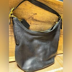 Vintage coach shoulder bag!
